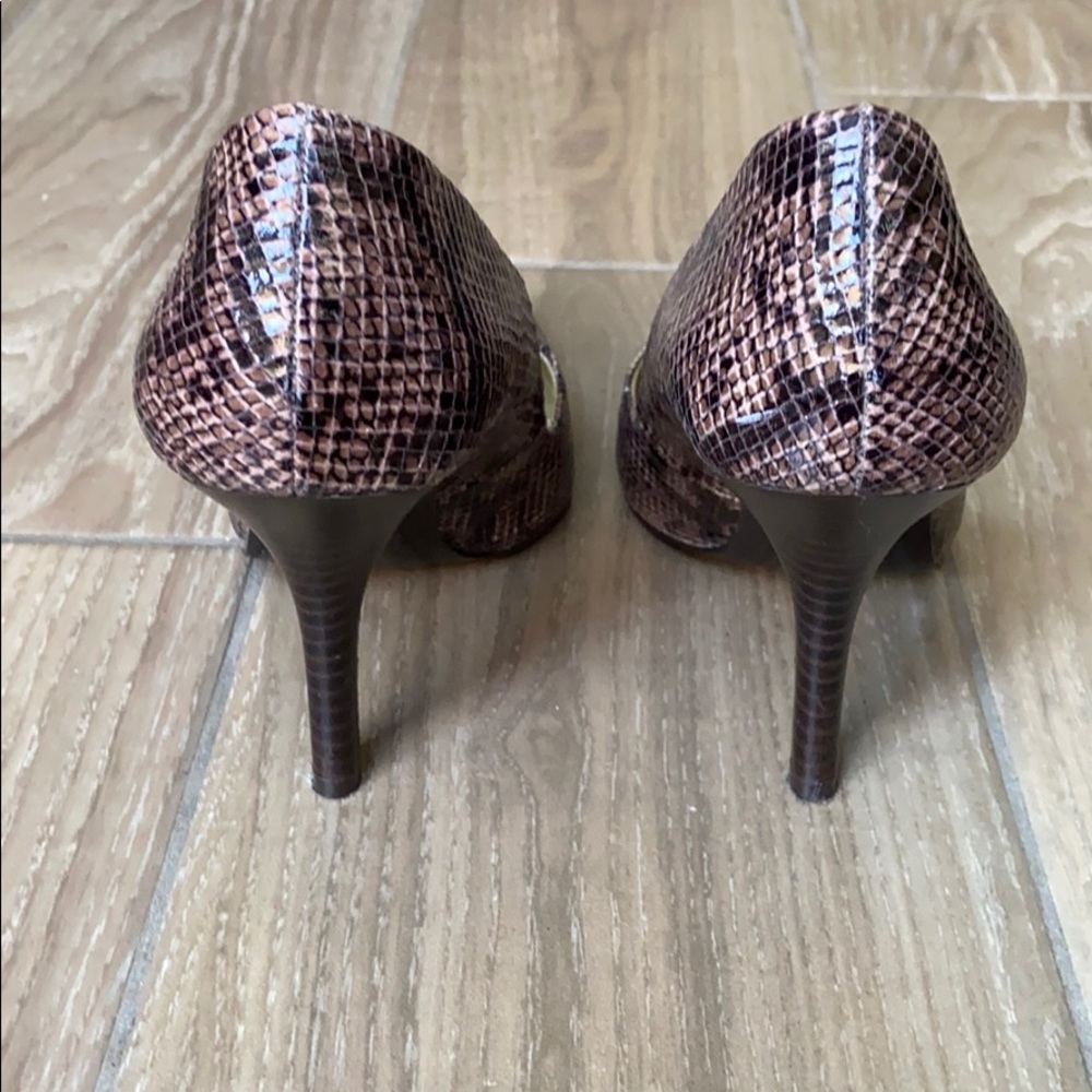 Worthington Snakeskin Pointed Toe Pimps - image 5